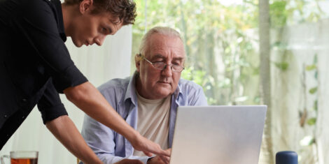 Assistance informatique pour seniors à Tours